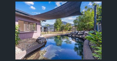 Large pool with large entertainment area & situated in a quiet cul-de-sac with - Photo 3