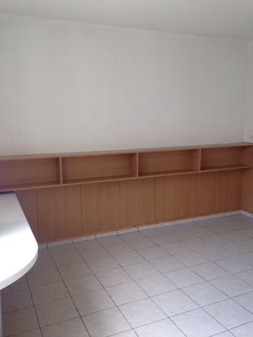 Location Appartement 1 pièce 22m² RODEZ 12000 - Photo 3