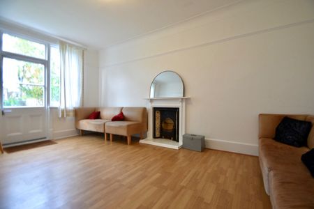 6 Bed Semi-Detached House, Fontenoy Road, SW12 - Photo 2