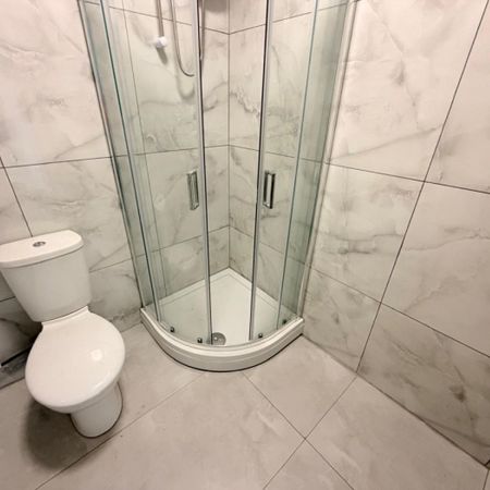 1 bed Apartment - To Let - Photo 3