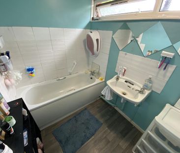 3 bedroom terraced house to rent - Photo 6