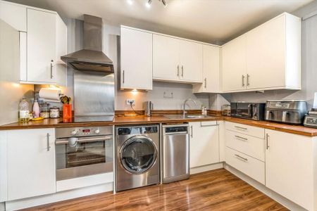 2 bedroom flat to rent - Photo 4