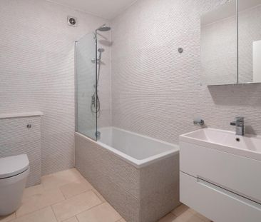 2 bedroom flat to rent - Photo 6