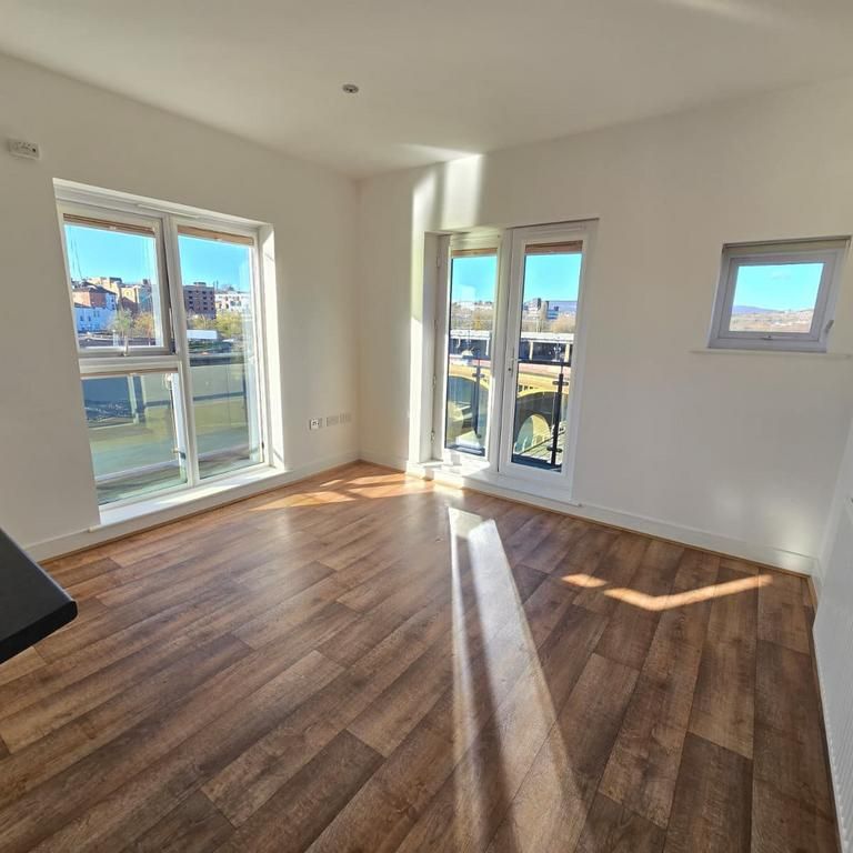 2 bedroom flat to rent - Photo 1