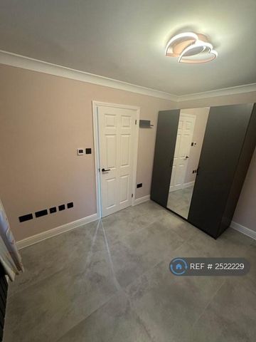 3 bedroom detached house to rent - Photo 5