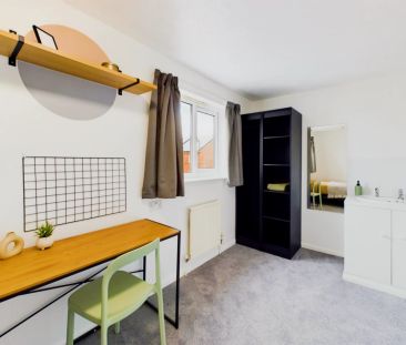 6 Bedroom House - Photo 1