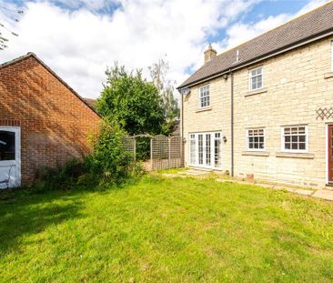 3 bedroom detached house to rent - Photo 3