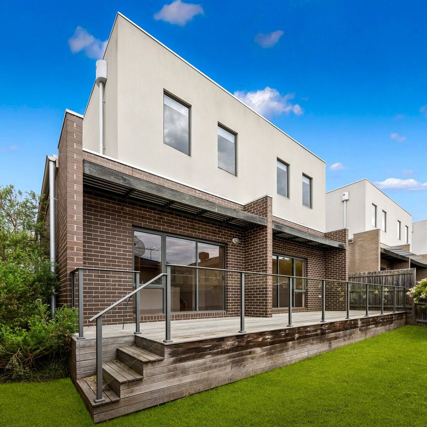 11 Ochre Place, Mount Waverley - Photo 1