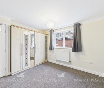 2 bedroom ground floor flat to rent - Photo 1