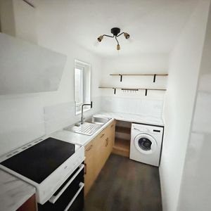 1 bedroom Flat To Let Total Size: 291 SQ FT - Photo 3