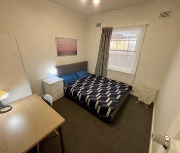 Croydon Park - Photo 2