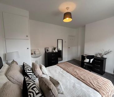 4 bedroom terraced house to rent - Photo 1