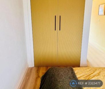 2 bedroom end of terrace house to rent - Photo 5