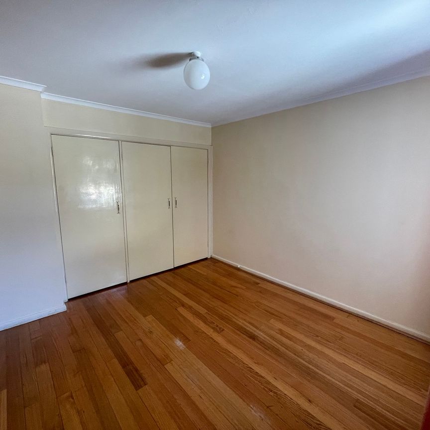 Cozy 1 Bed Unit in the Heart of Springvale - Photo 1