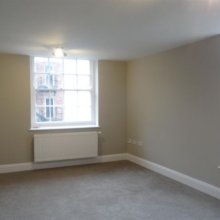 Flat 2 13a Castle Foregate, Shrewsbury, SY1 2DJ - Photo 4
