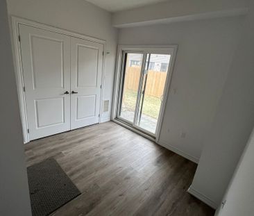 For Lease - 461 Blackburn Drive Unit# 72, Brantford, Ontario - Photo 6