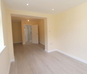 3 bedroom detached bungalow to rent - Photo 3