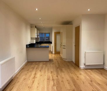 4 bedroom terraced house to rent - Photo 1