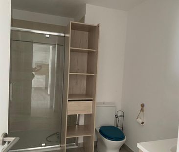Location Appartement 2 pièces 42m² PUGET SUR ARGENS 83480 - Photo 3