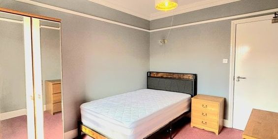 Bushey Grove Road, Bushey WD23, Property for rent - Photo 3