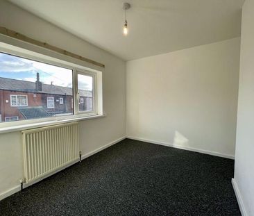 2 bedroom end of terrace house to rent - Photo 1
