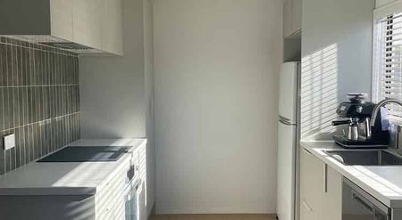 Newly renovated cottage with rural views - Photo 3