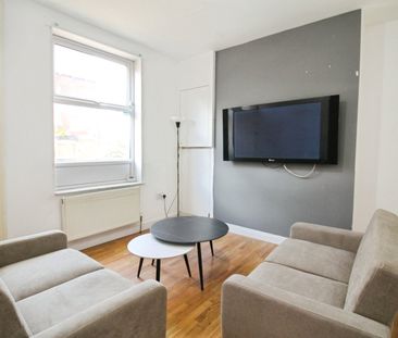 4 bedroom terraced house to rent - Photo 2