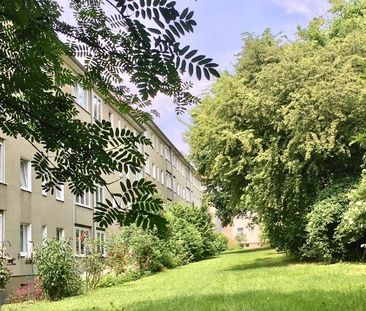 Gemütliche 2-Zi.-DG-Whg. in der Veilchenstr. - Photo 1