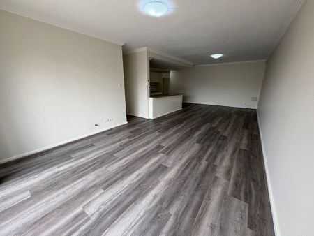 Spacious & Modern 2-Bedroom Unit – Excellent Location on Wallace Street, Blacktown - Photo 2