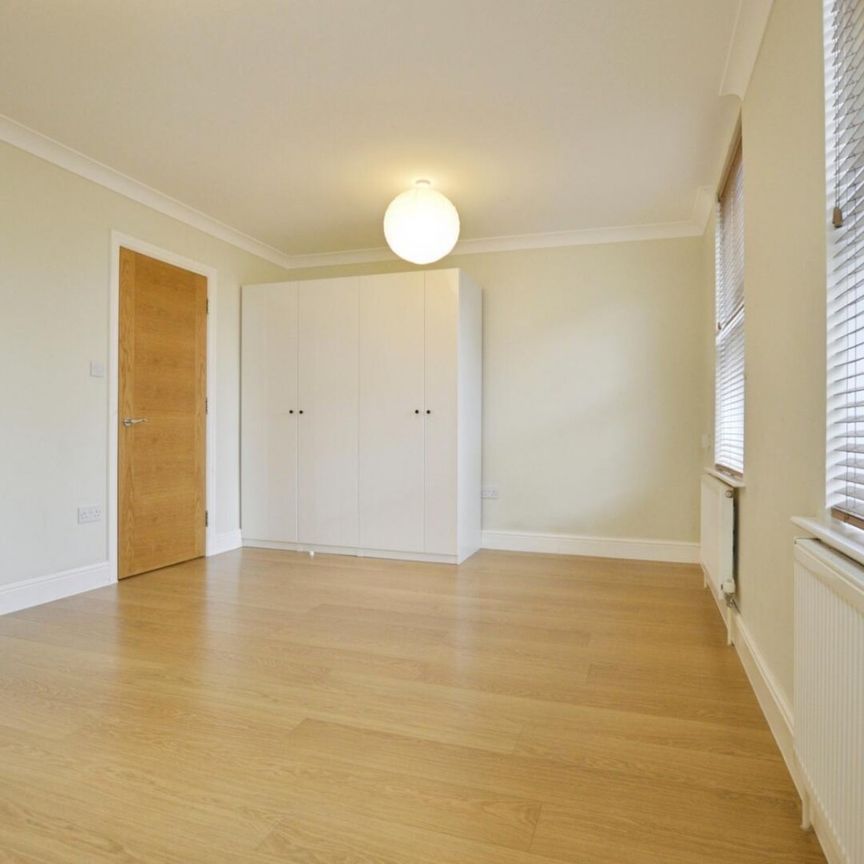 1 bedroom Flat To Let - Photo 1