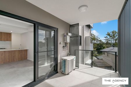 NEAR NEW STYLISH APARTMENT - Photo 5