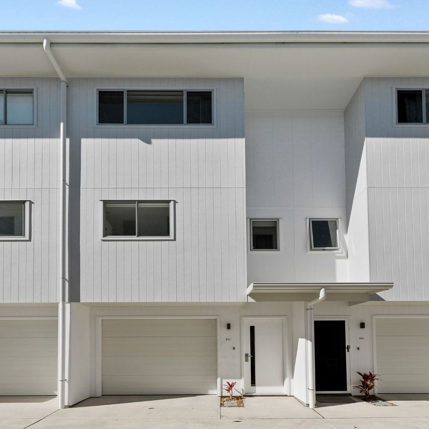 Modern Townhouse Close to the Maroochy River - Photo 1