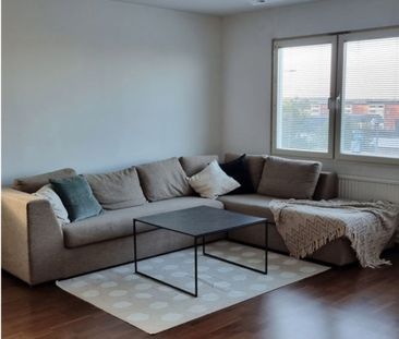 Skarpbrunnavägen, Norsborg - Photo 2