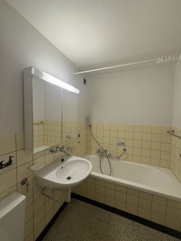 Helle 4.5-Zimmerwohnung mit grosszügigen Räumen und viel Charme - Foto 4
