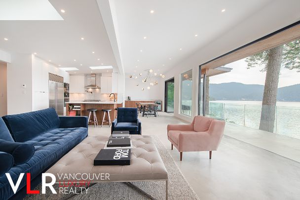 House in North Vancouver, BC - Photo 1