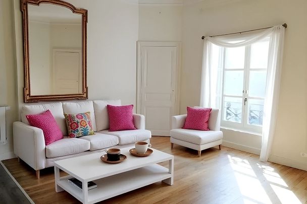 A LOUER - T3 AVEC CHARME DE L'ANCIEN AU PIED DE LA CATHEDRALE - Photo 1