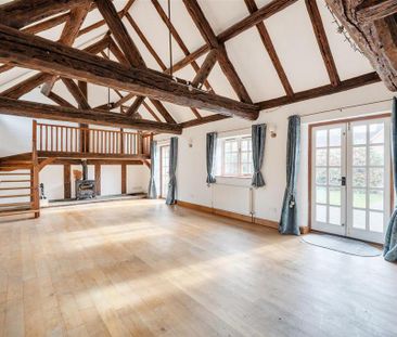 3 bedroom character property to rent - Photo 1