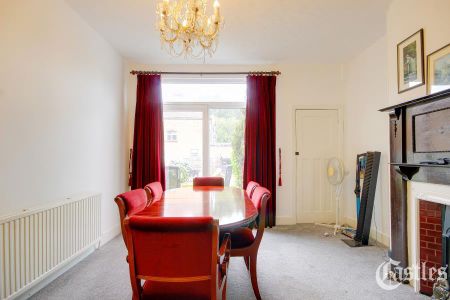 3 bedroom terraced house to rent - Photo 5