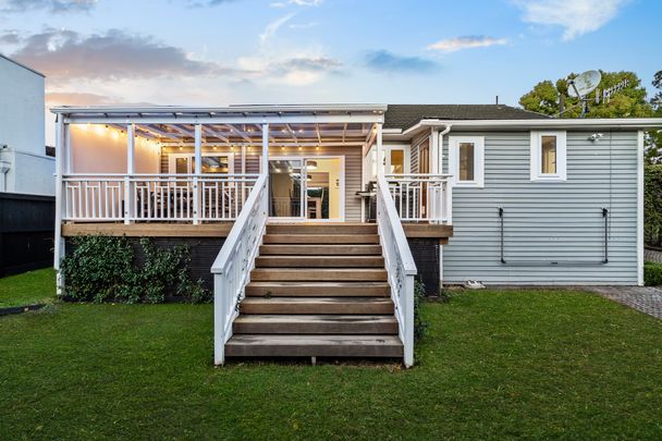 Mission Bay Lifestyle - Sunny, Stylish & Single-Level Living - Photo 1