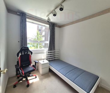 3 bedroom flat to rent - Photo 5