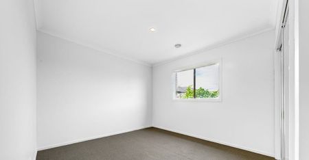 Spacious 3-Bedroom Home with 2 Bathrooms and Double Garage - Ideal for Comfortable Living - Photo 4