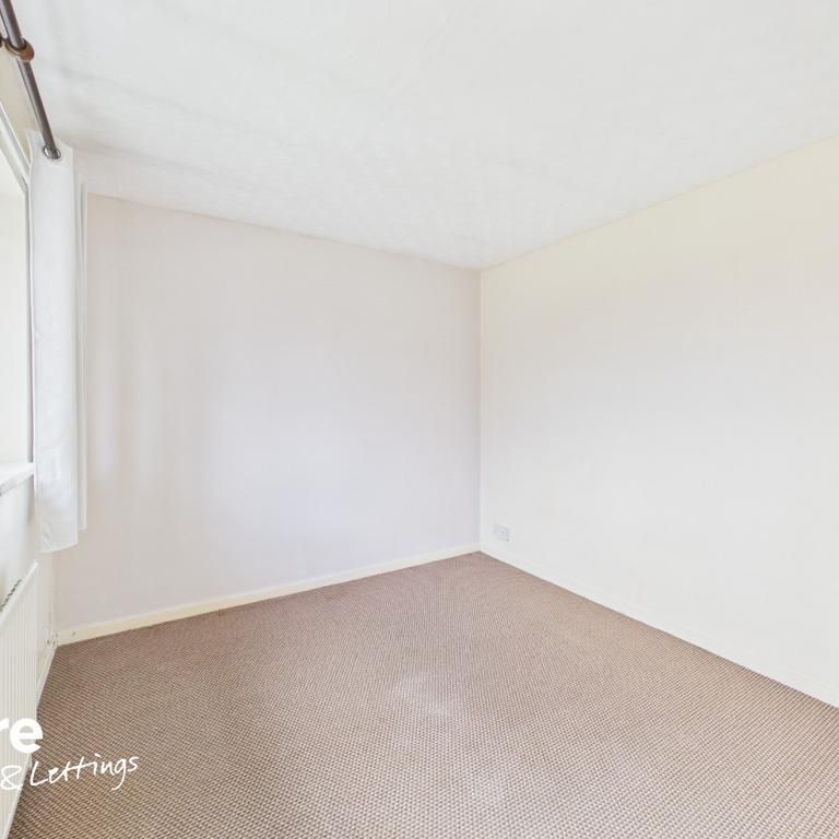 3 bedroom end of terrace house to rent - Photo 1