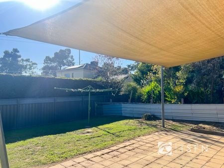 3/4 Carola Court, Kennington - Photo 2