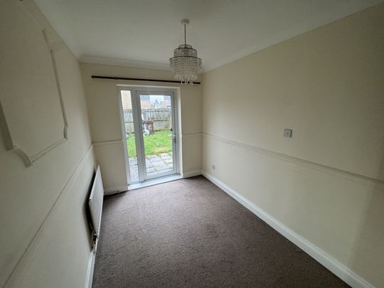 Larch Road, Corby - Photo 1