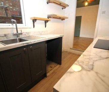 3 bedroom terraced house to rent - Photo 6