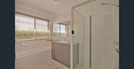 IMMACULATE THREE-BEDROOM HOME - Photo 2