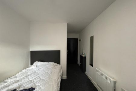 3 bedroom flat to rent - Photo 3