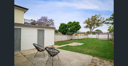 Charming Renovated Home in a Prime Carlton Location - Photo 5