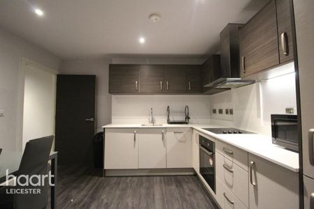 2 bedroom flat to rent - Photo 5