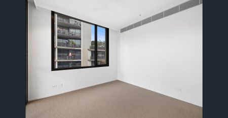 BRAND NEW LUXURY IN THE VERY HEART OF RANDWICK MEDICAL HUB - Photo 3